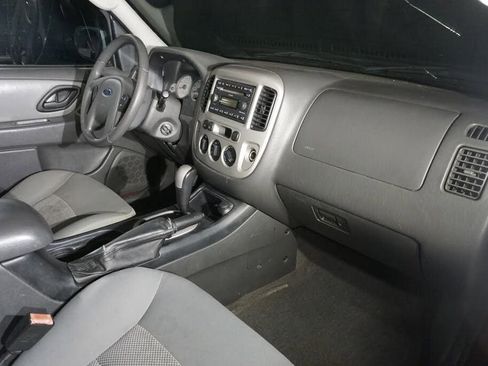 Used 2005 Ford Escape XLT AWD/4WD image 17