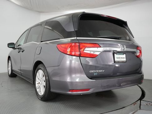Used 2018 Honda Odyssey LX image 8