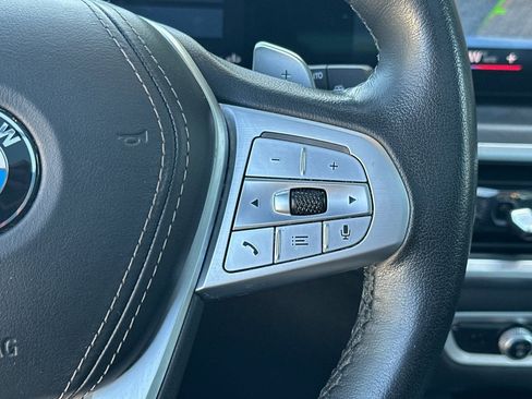 Used 2023 BMW X7 xDrive40i AWD/4WD image 32
