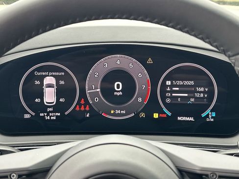 New 2025 Porsche Cayenne image 19