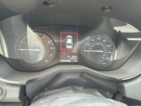 Used 2023 Subaru Crosstrek 2.0i Premium AWD/4WD image 3
