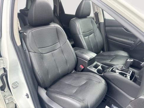 Used 2019 Nissan Rogue SL w/ Premium Package AWD/4WD image 28