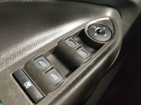 Used 2016 Ford Escape SE image 27