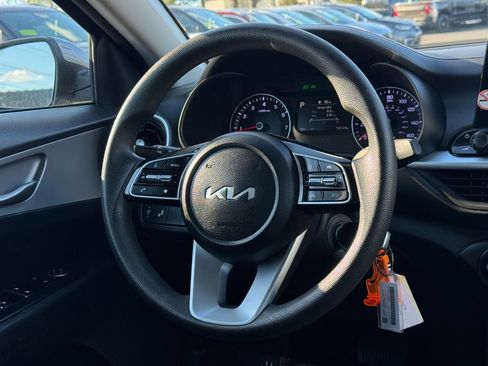 Used 2023 Kia Forte LXS w/ LXS Technology Package FWD image 17