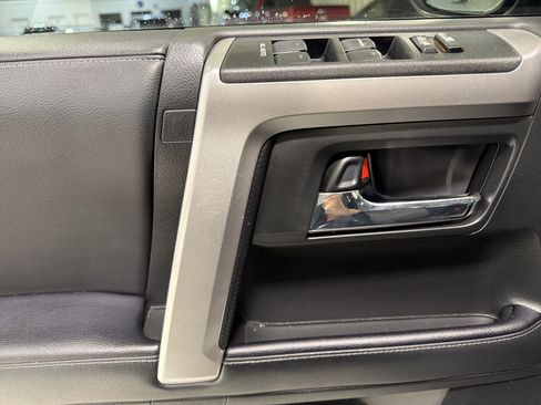 Used 2021 Toyota 4Runner SR5 AWD/4WD image 18