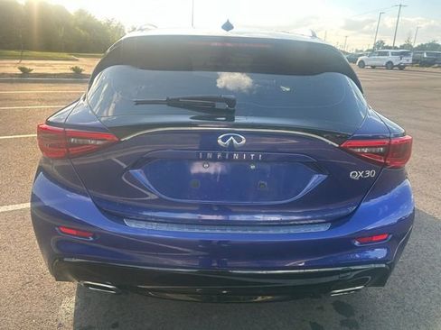 Used 2019 INFINITI QX30 FWD image 5