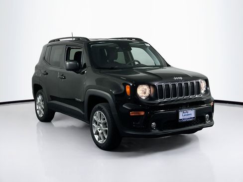 Used 2022 Jeep Renegade Latitude image 3