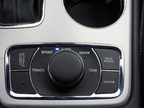 Used 2020 Jeep Grand Cherokee SRT image 18