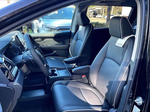 New 2026 Honda Odyssey Touring image 15