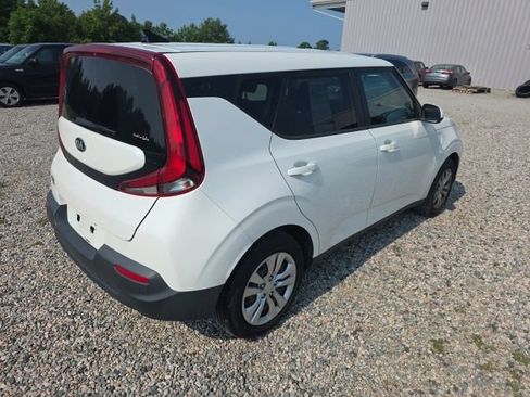 Used 2021 Kia Soul LX FWD image 6