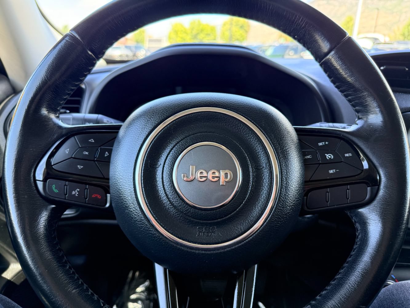 Used 2017 Jeep Renegade Altitude AWD/4WD image 12
