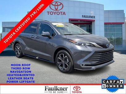 Certified 2025 Toyota Sienna Platinum