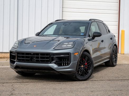 New 2026 Porsche Cayenne GTS image 1