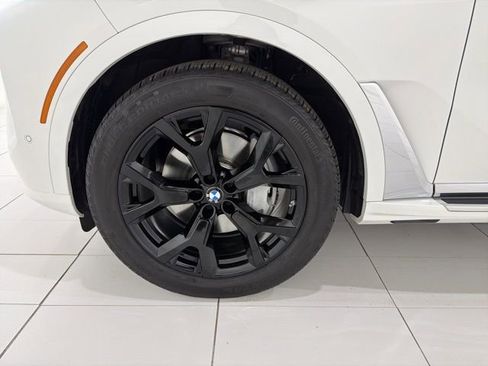 Used 2025 BMW X7 xDrive40i w/ Parking Assistance Package image 50