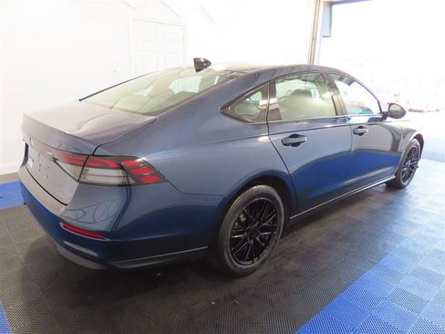 Used 2025 Honda Accord SE image 14