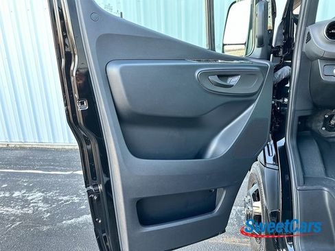 Used 2023 Mercedes-Benz Sprinter 3500 image 43