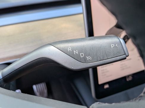Used 2022 Tesla Model 3 Long Range AWD/4WD image 33