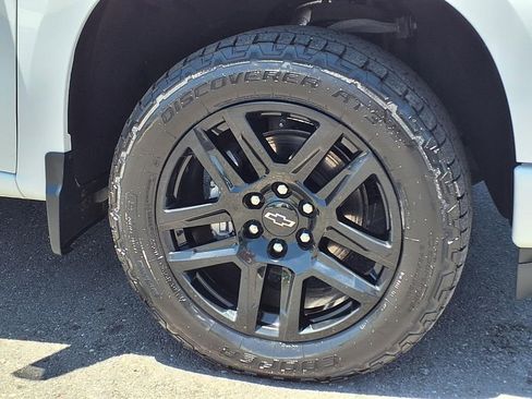 Used 2023 Chevrolet Silverado 1500 RST AWD/4WD image 9