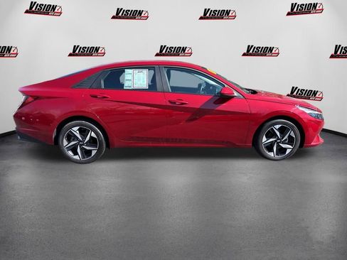 Used 2023 Hyundai Elantra SEL w/ Convenience Package FWD image 4