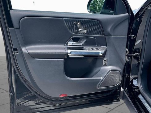 Certified 2025 Mercedes-Benz GLB 250 image 22