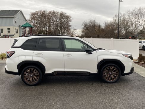 Used 2025 Subaru Forester Sport image 7