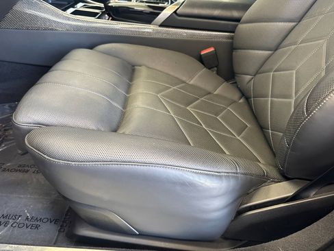 Used 2023 BMW i7 xDrive60 AWD/4WD image 31