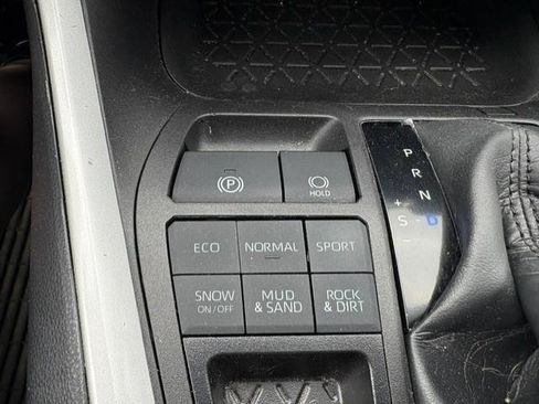 Certified 2023 Toyota RAV4 LE AWD/4WD image 10