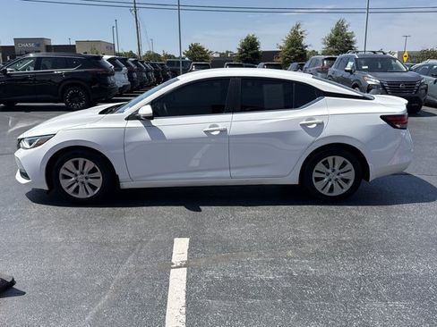 Certified 2022 Nissan Sentra S w/ Lighting Package FWD image 9