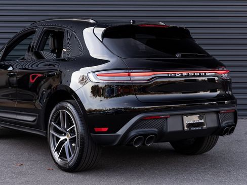 Certified 2026 Porsche Macan AWD/4WD image 11
