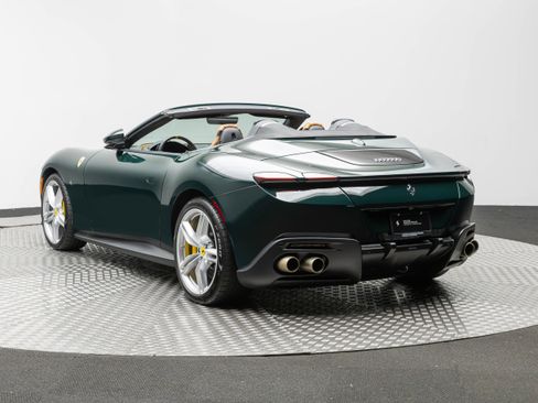 Used 2025 Ferrari Roma Spider RWD image 3