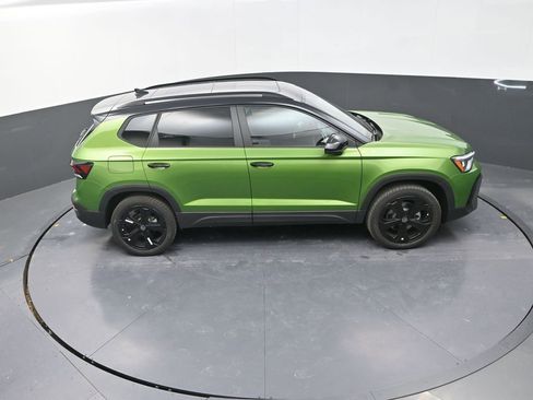 New 2026 Volkswagen Taos SE AWD/4WD image 19