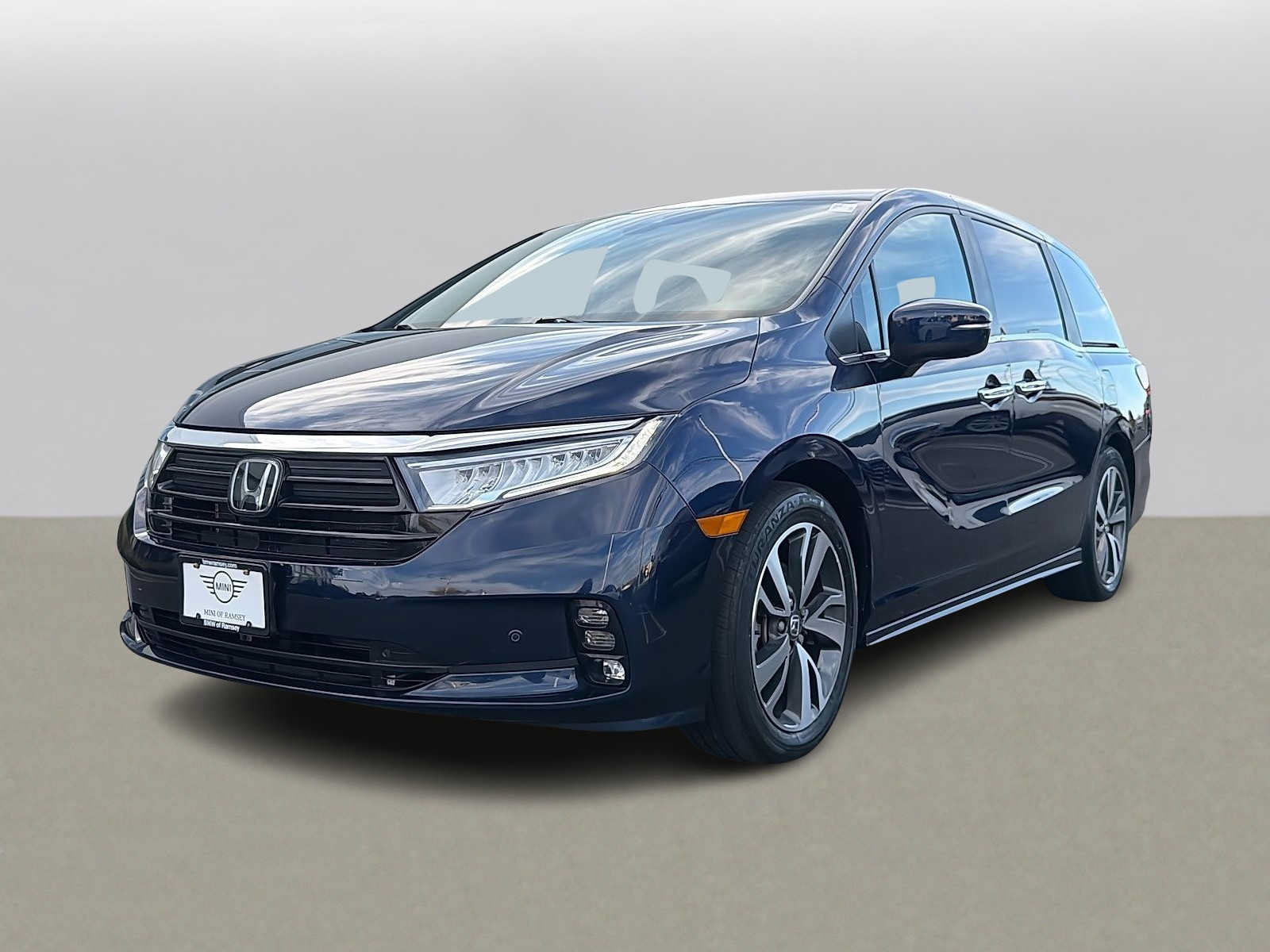 Used 2023 Honda Odyssey Touring image 1