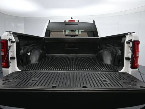 Used 2025 RAM 1500 Laramie AWD/4WD image 28