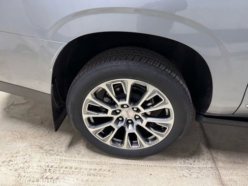 Certified 2025 GMC Yukon XL Denali w/ Denali Reserve Package image 8