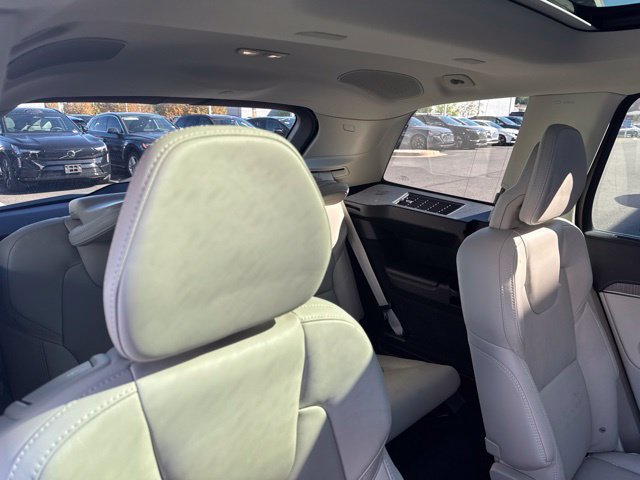 Used 2024 Volvo XC90 B6 Ultimate w/ Protection Package Premier AWD/4WD image 17