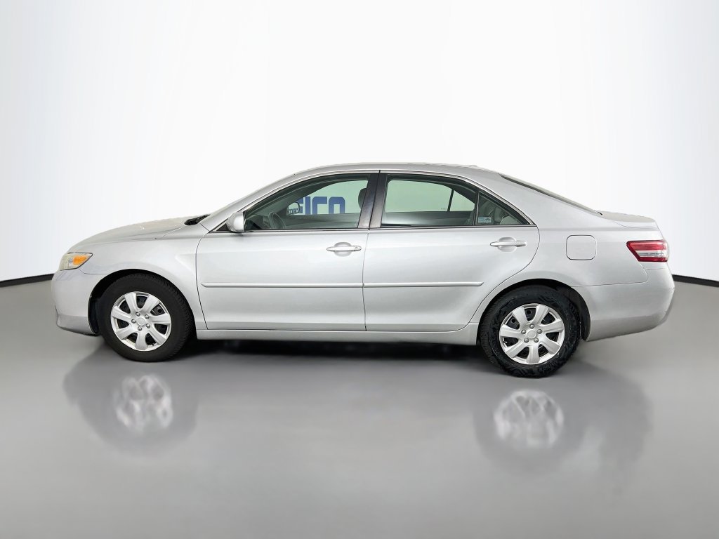 Used 2010 Toyota Camry FWD image 4