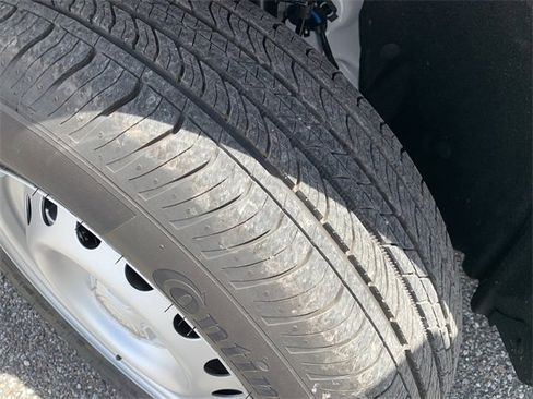 New 2025 Ford Maverick XL w/ Equipment Group 102A image 34