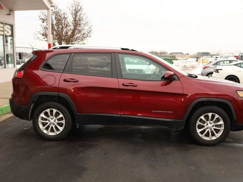 Used 2020 Jeep Cherokee Latitude AWD/4WD image 4