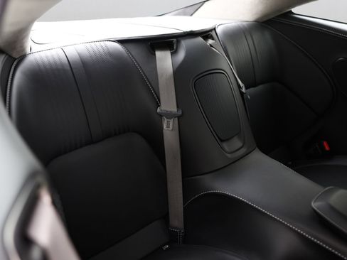 Used 2018 Aston Martin DB11 V12 RWD image 16