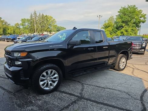 Certified 2020 Chevrolet Silverado 1500 Custom w/ Custom Value Package AWD/4WD image 3