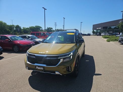 Used 2024 Kia Seltos SX AWD/4WD image 1