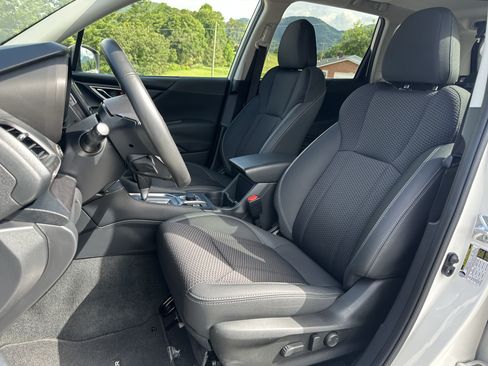 Used 2024 Subaru Forester Premium AWD/4WD image 9
