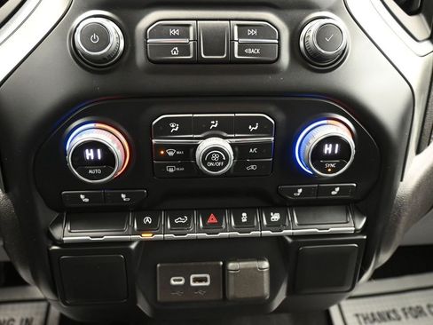 Used 2022 Chevrolet Silverado 1500 LT image 24