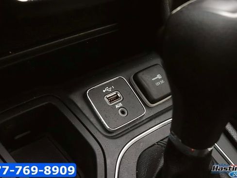 Used 2020 Jeep Cherokee Latitude FWD image 19