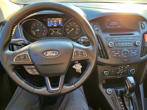 Used 2016 Ford Focus SE w/ SE Sport Package image 17