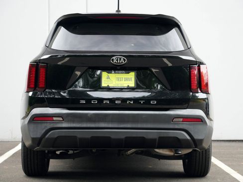 Used 2021 Kia Sorento LX FWD image 10