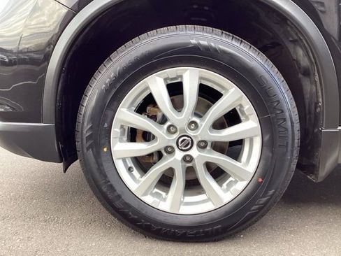 Used 2019 Nissan Rogue SV image 12