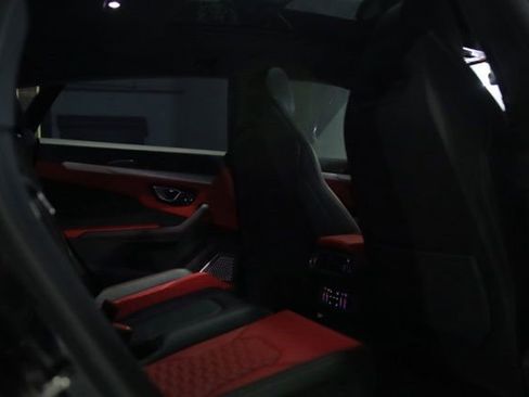 Used 2021 Lamborghini Urus AWD/4WD image 15
