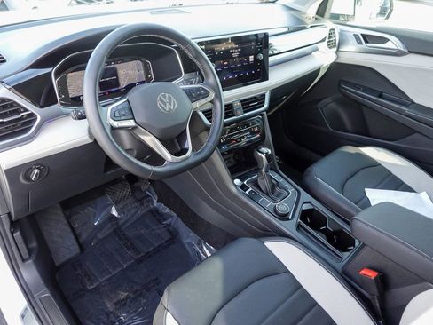 Certified 2025 Volkswagen Taos SEL image 11