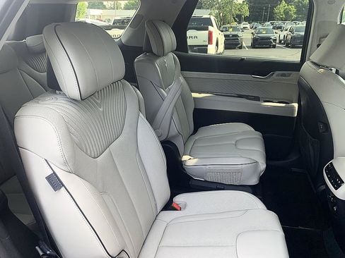 Used 2024 Hyundai Palisade Calligraphy AWD/4WD image 21